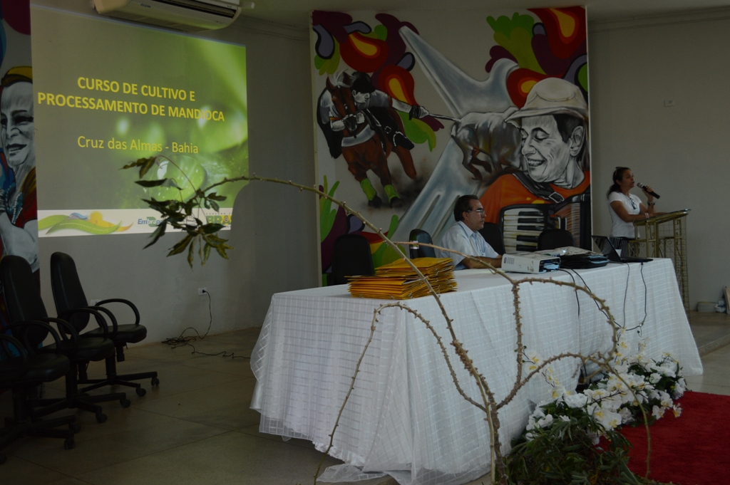 FACIAGRA sedia encontro da EMBRAPA com produtores de mandioca