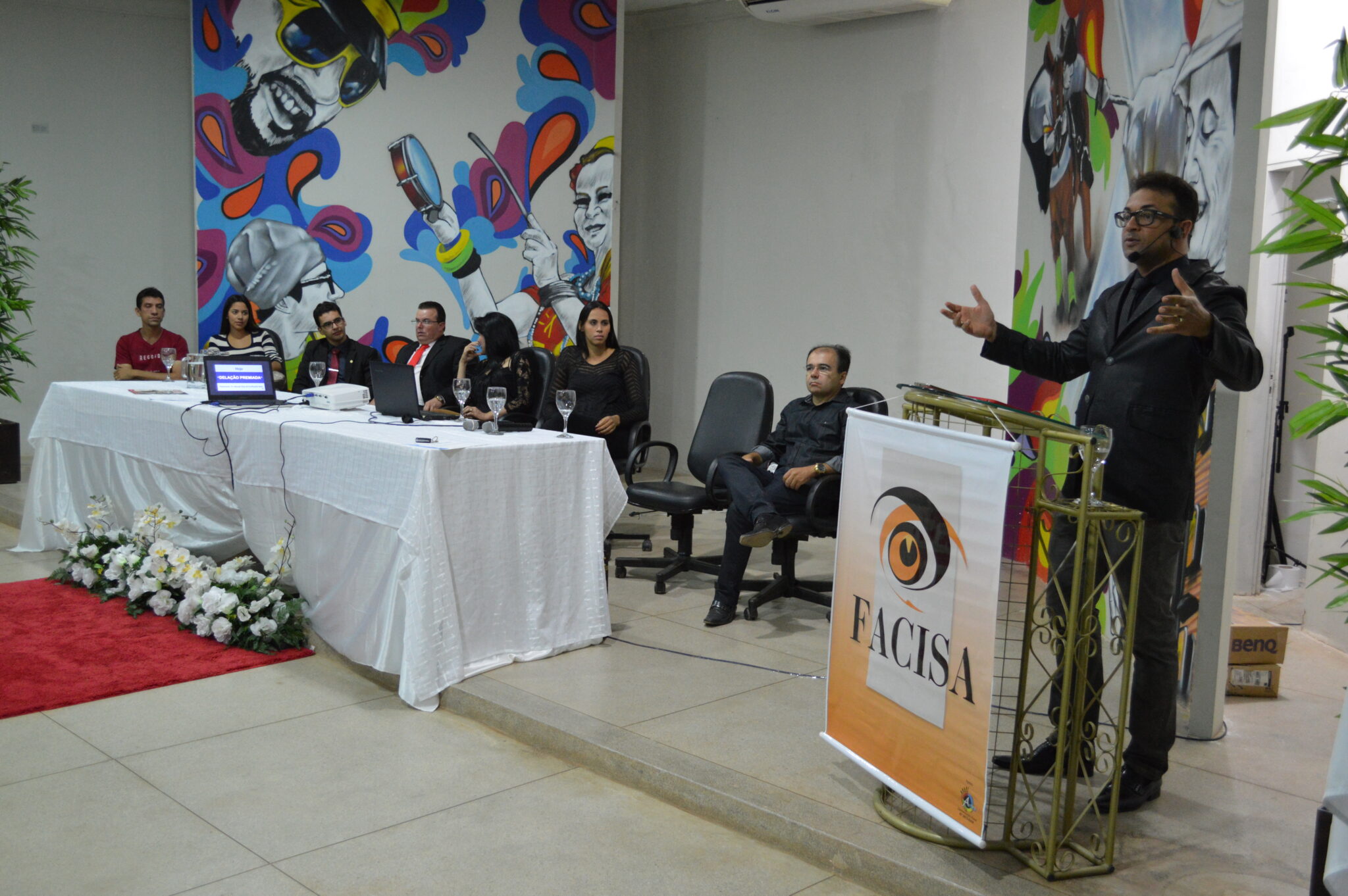 Em palestra na FACISA, Promotor de Justiça Manoel Dias pede que sociedade fique em alerta