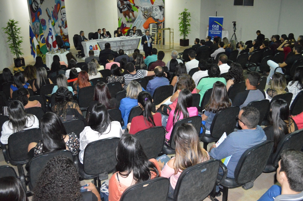 Universitários de Direito participam do 8º Seminário de Atualização Jurídica da ESA-PE