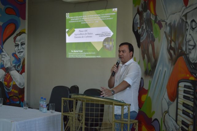 AEDA/Faciagra promovem palestra com Mychel Ferraz do Ministério da Agricultura