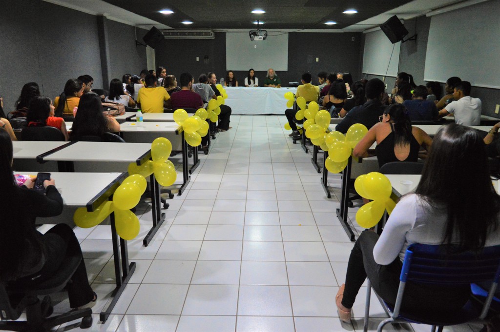 Alunos do IV período de Pedagogia da Fafopa promovem seminário pela preservação da vida em alusão ao Setembro Amarelo