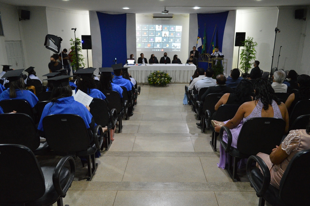 FAFOPA realiza colação de grau das turmas de Pedagogia, Matemática, Letras e Ciências Biológicas; confira as fotos