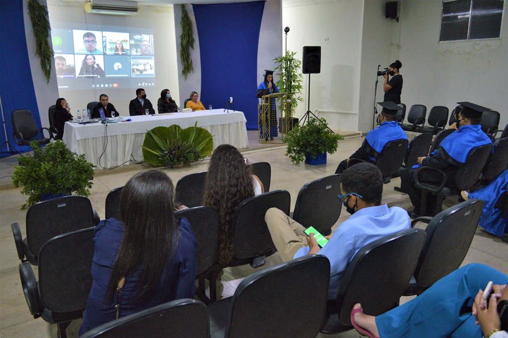 FACIAGRA realiza colação de grau da turma de Engenharia Agronômica; confira as fotos